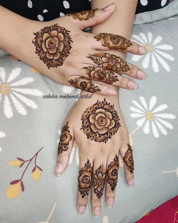 Upper Hand Mehndi Design idea