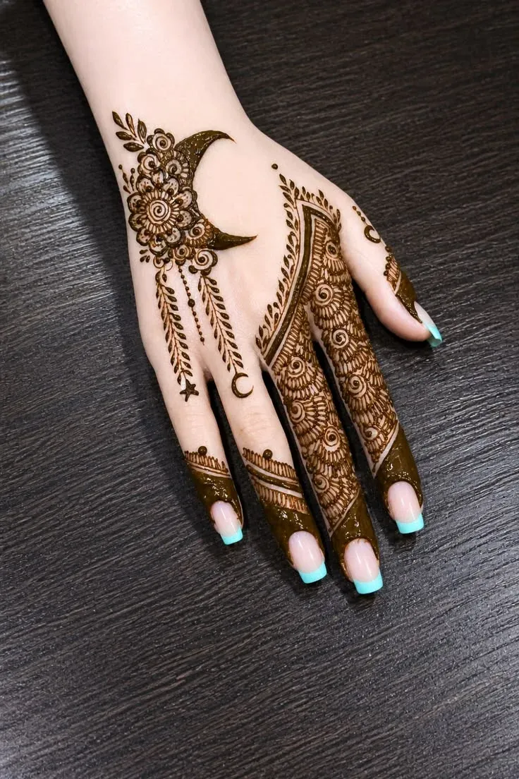 Upper Hand Mehndi Design idea