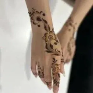 Short Mehndi Design idea