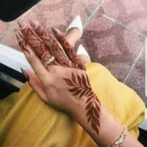 Short Mehndi Design idea