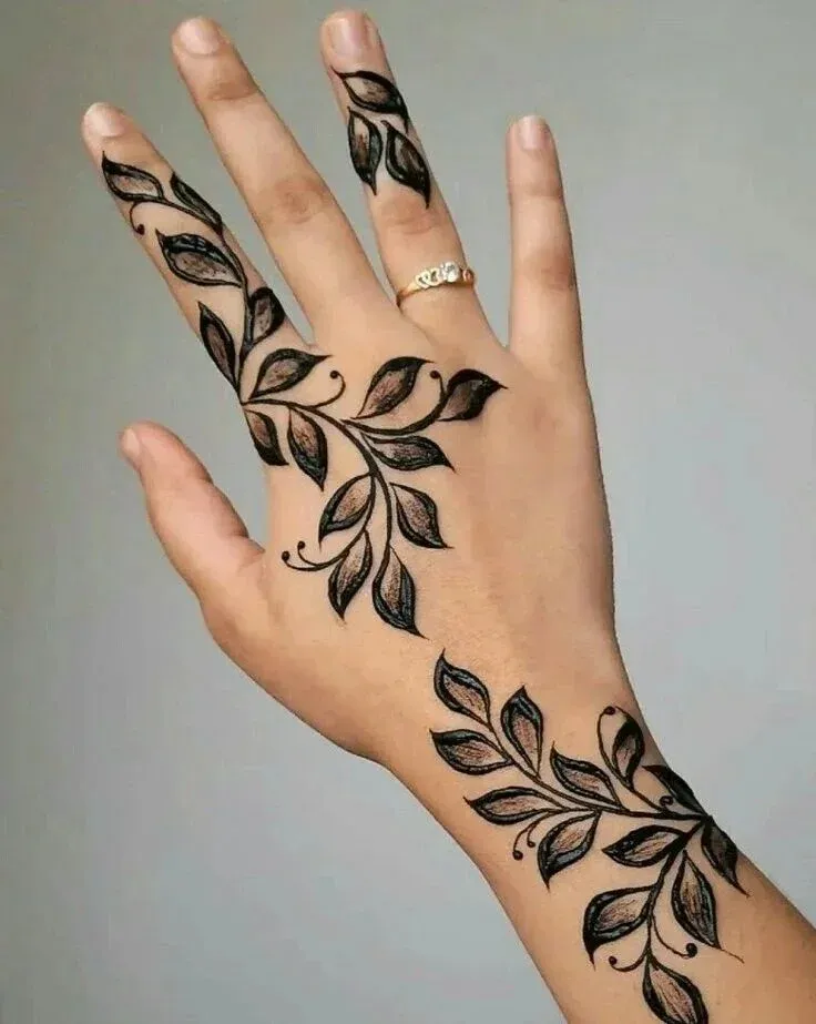 Upper Hand Mehndi Design idea