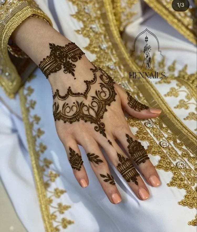 Punjabi Royal Front Hand Mehndi Design idea