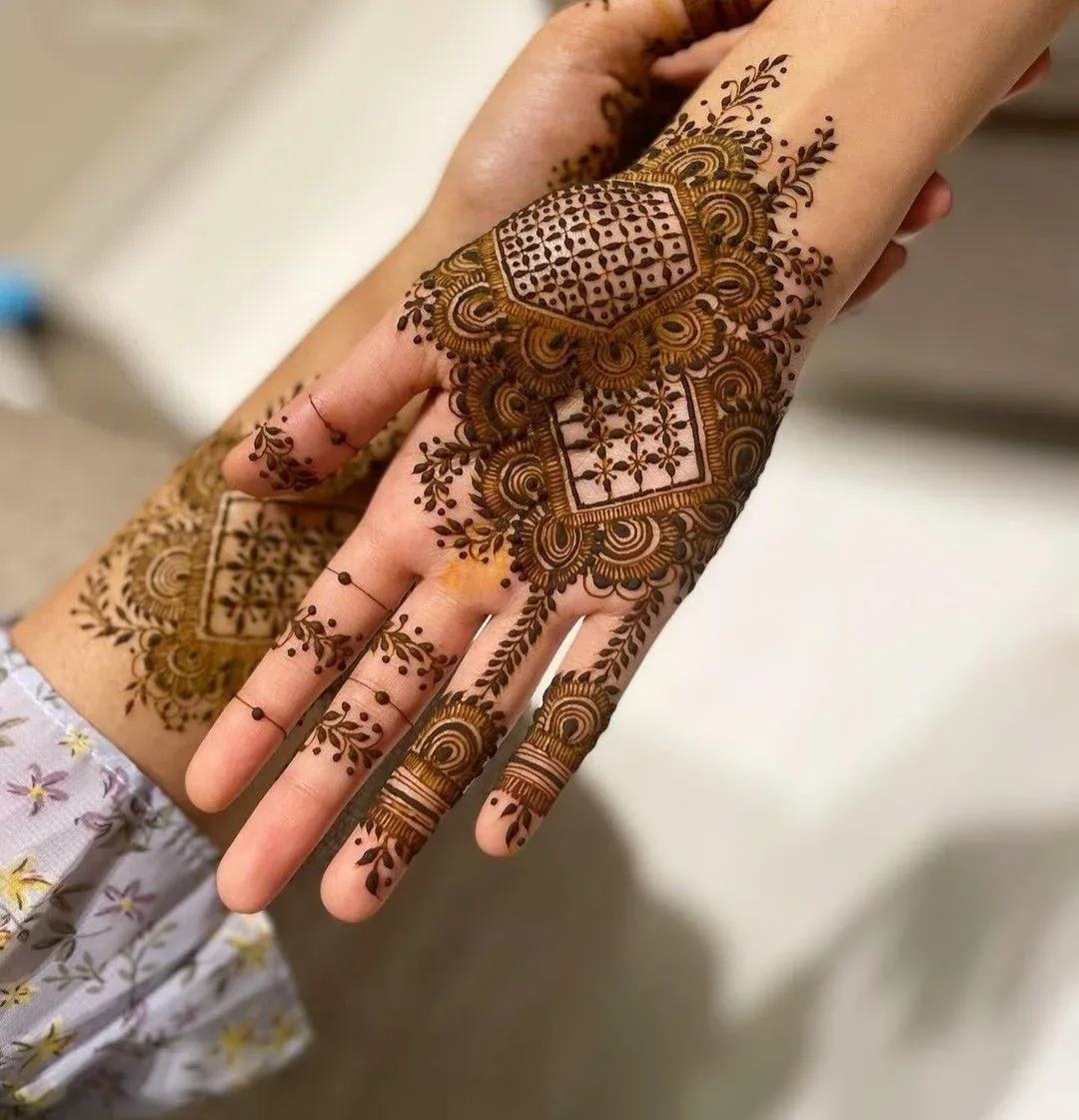 Punjabi Royal Front Hand Mehndi Design idea