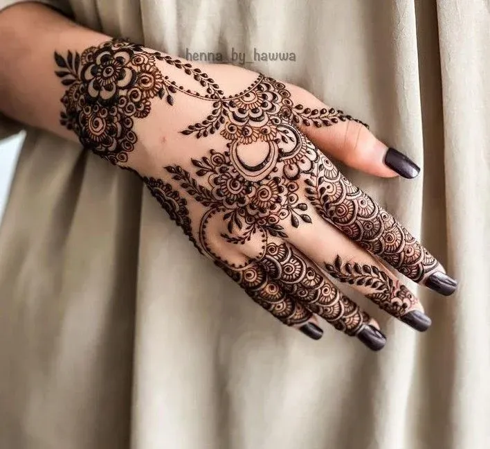 Punjabi Royal Front Hand Mehndi Design idea