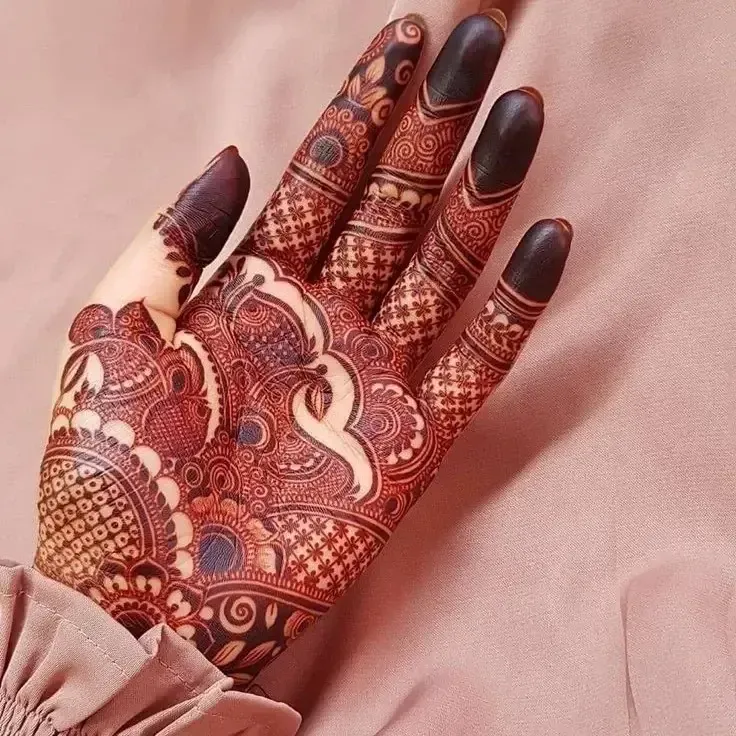 Rabeeca Khan Mehndi Design idea