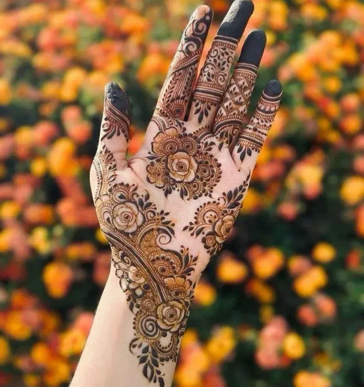 Rabeeca Khan Mehndi Design idea