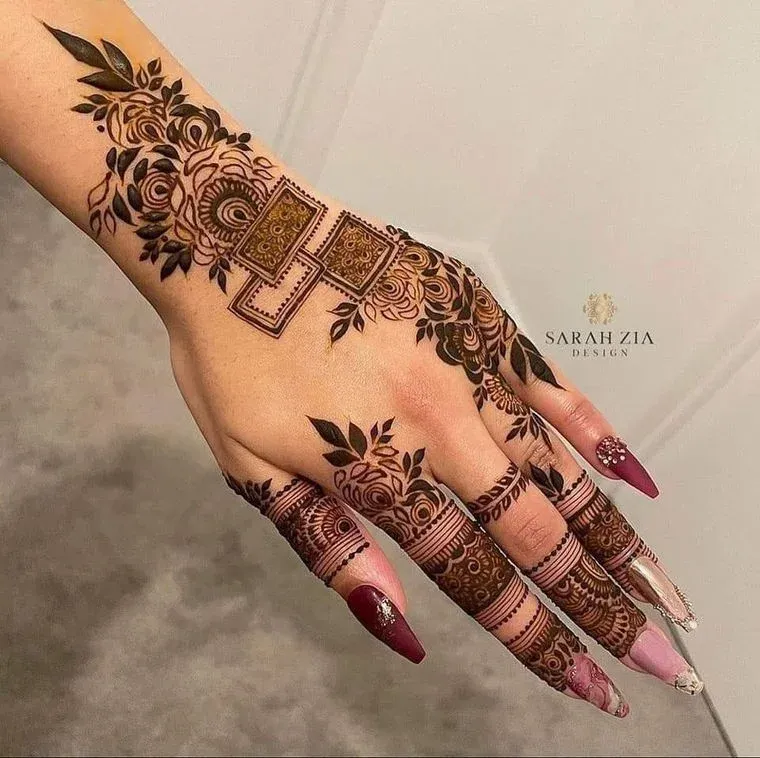 Easy and Beautiful Mehndi Design idea