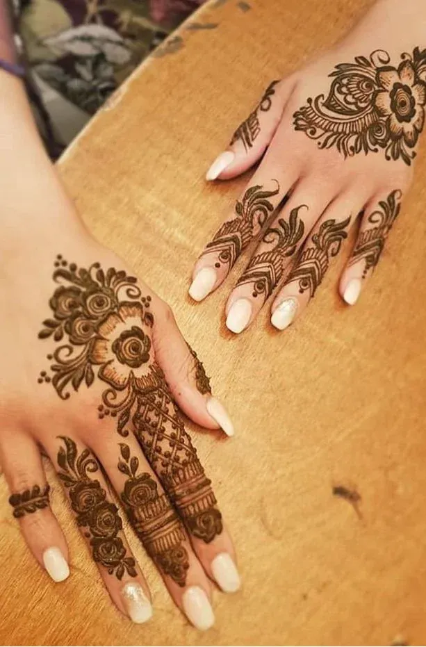Easy and Beautiful Mehndi Design idea