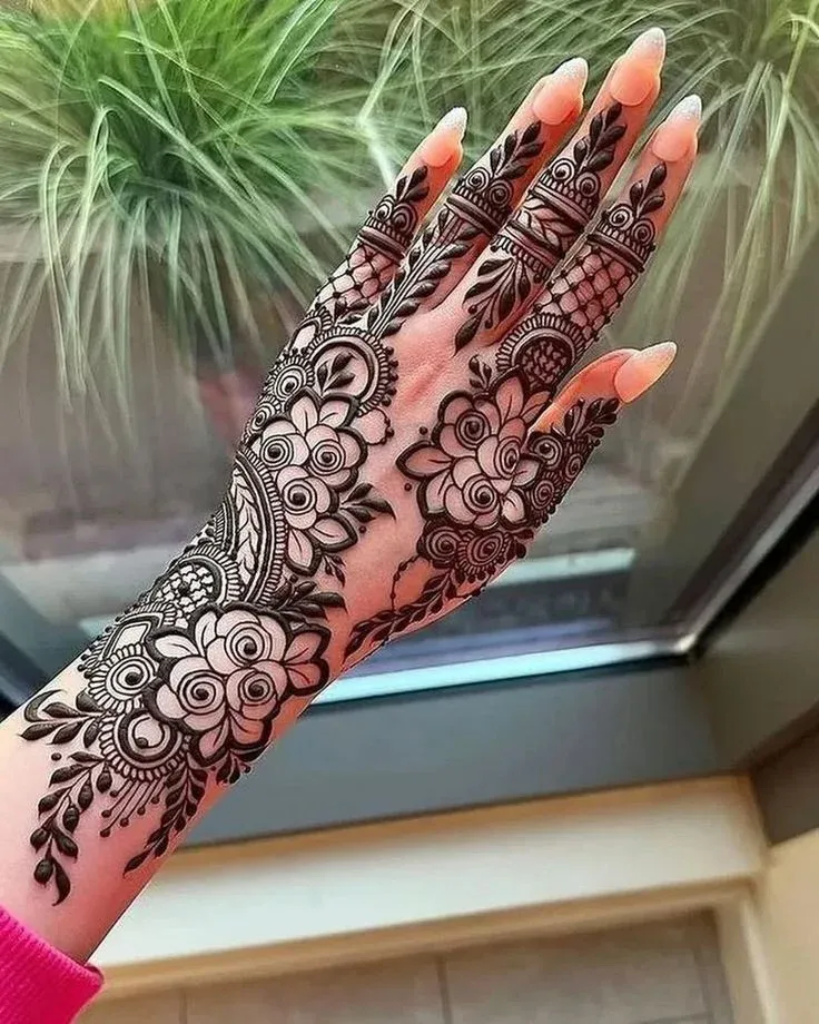 Easy and Beautiful Mehndi Design idea