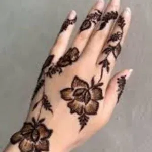 Short Mehndi Design idea
