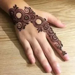 Short Mehndi Design idea