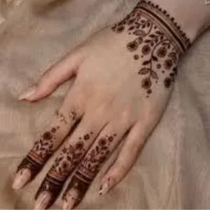 Short Mehndi Design idea