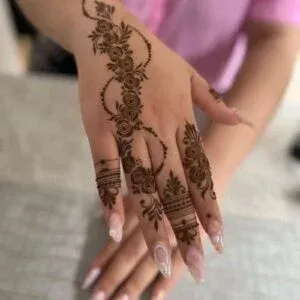Short Mehndi Design idea