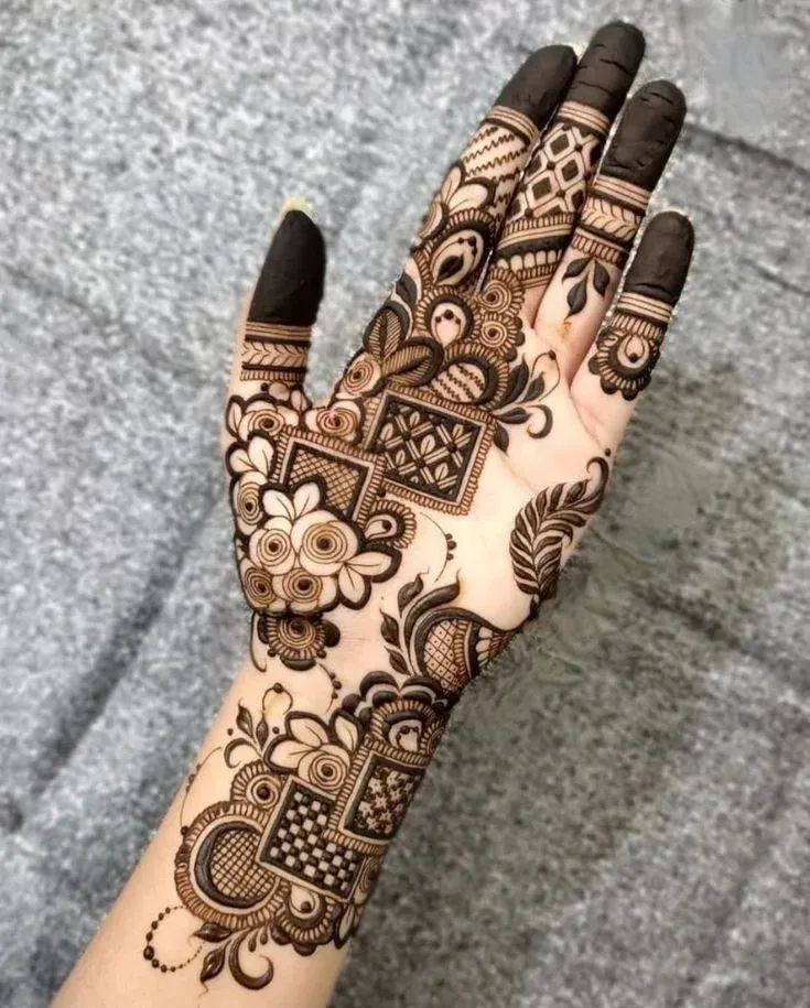 Easy and Beautiful Mehndi Design idea