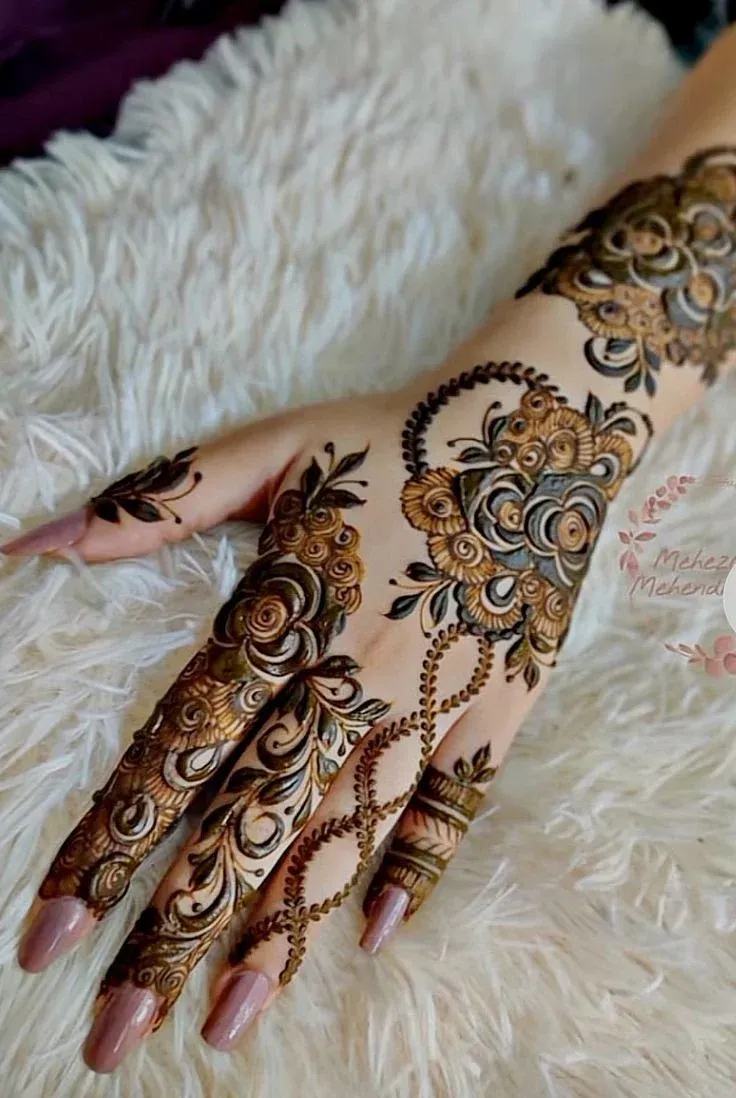 Easy and Beautiful Mehndi Design idea