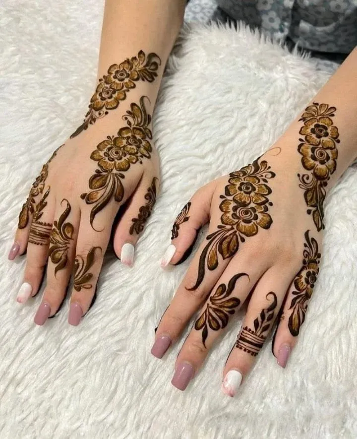 Upper Hand Mehndi Design idea