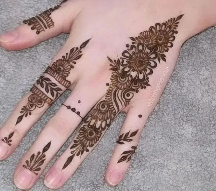 Easy and Beautiful Mehndi Design idea