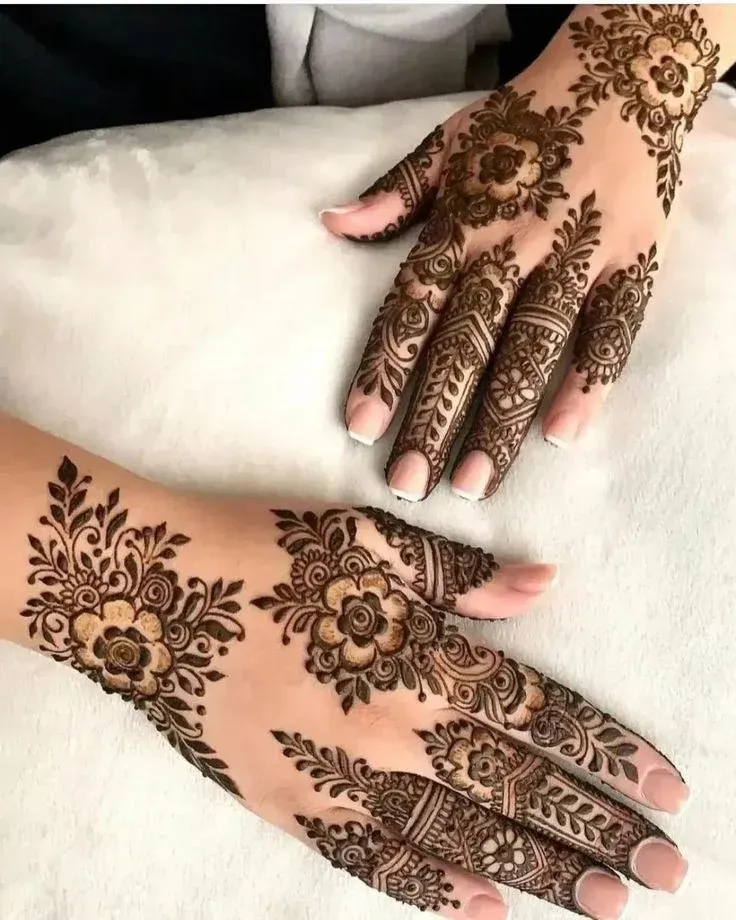 Easy and Beautiful Mehndi Design idea