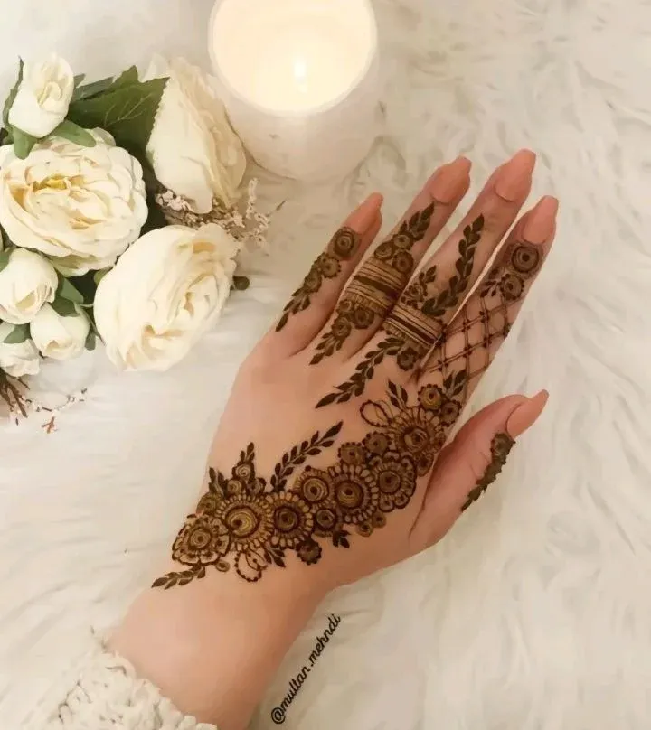 Easy and Beautiful Mehndi Design idea