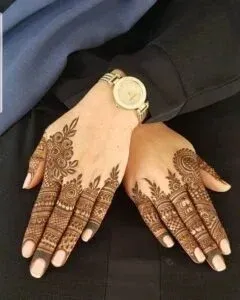 Upper Hand Mehndi Design idea