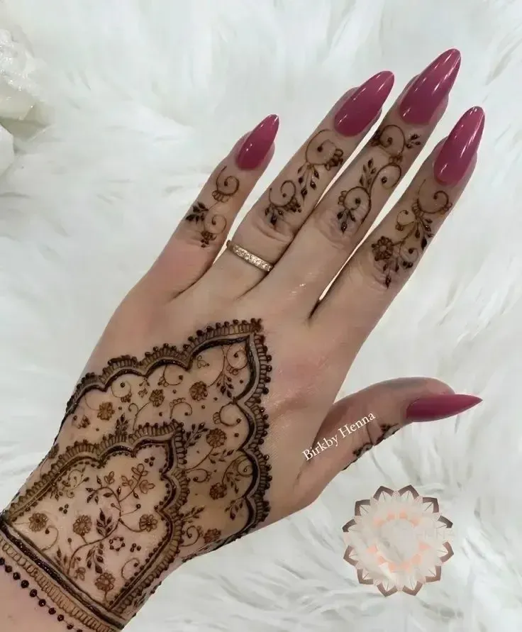 Back Hand Bharwa Mehndi Design idea