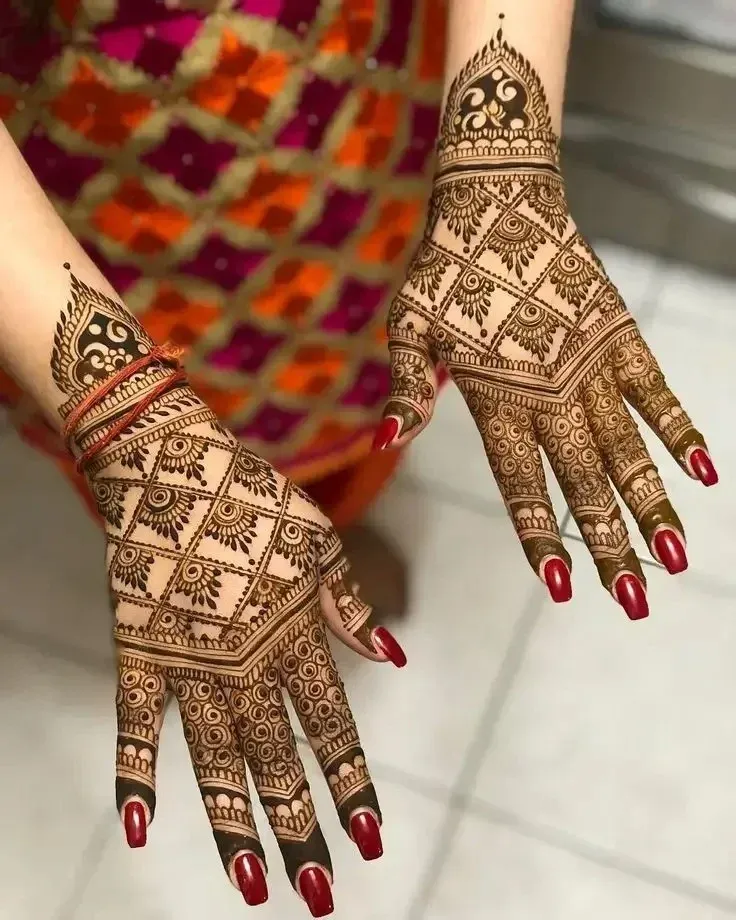 Back Hand Bharwa Mehndi Design idea