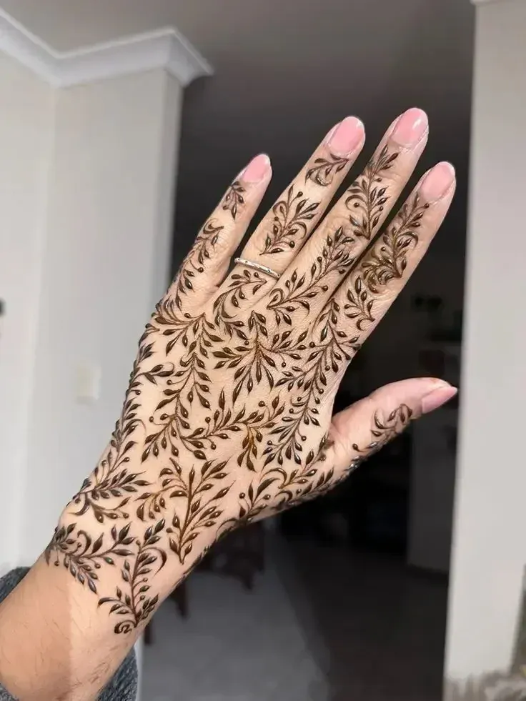 Back Hand Bharwa Mehndi Design idea