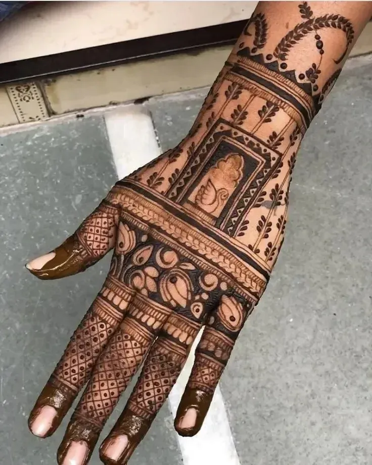 Back Hand Bharwa Mehndi Design idea