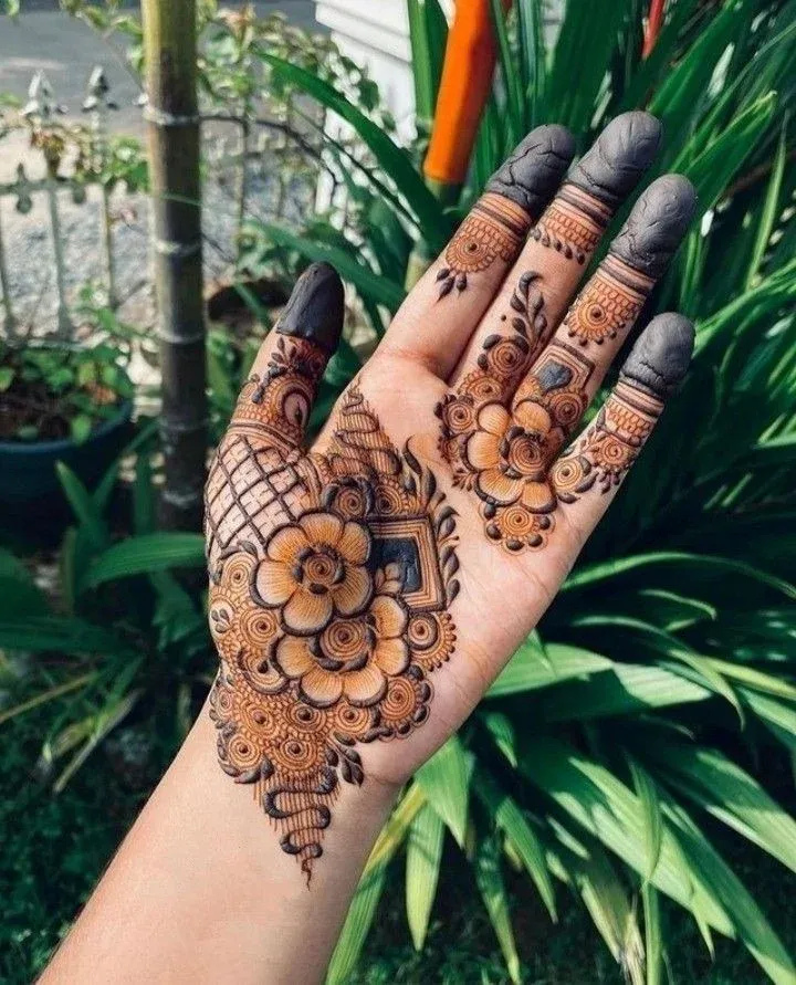 Royal Front Hand Mehndi Design idea
