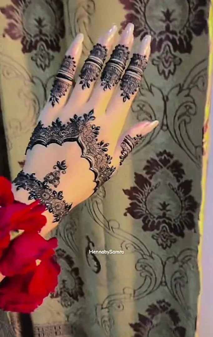 Simple Mehndi Design Images idea