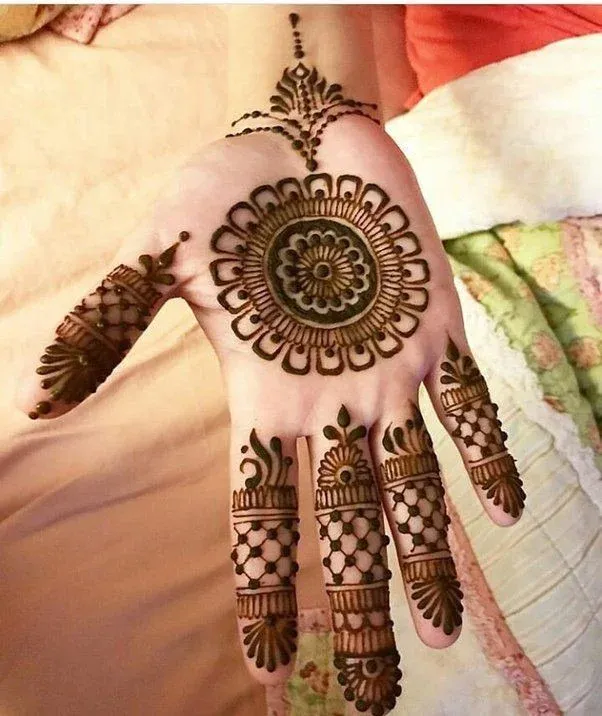 Simple Mehndi Designs for Kids idea