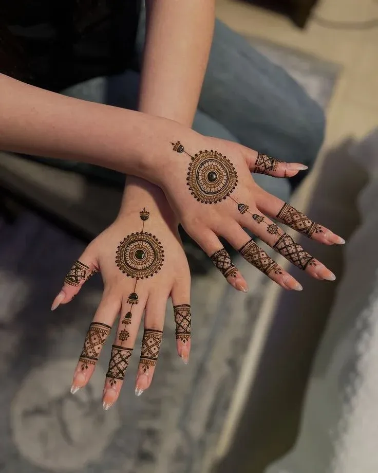 Simple Mehndi Design Images idea
