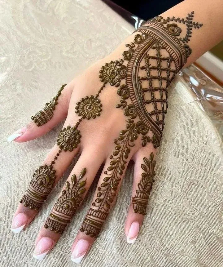Simple Mehndi Designs for Kids idea
