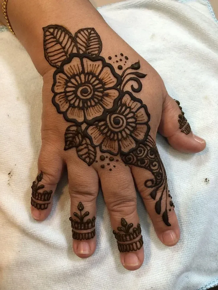 Simple Mehndi Designs for Kids idea