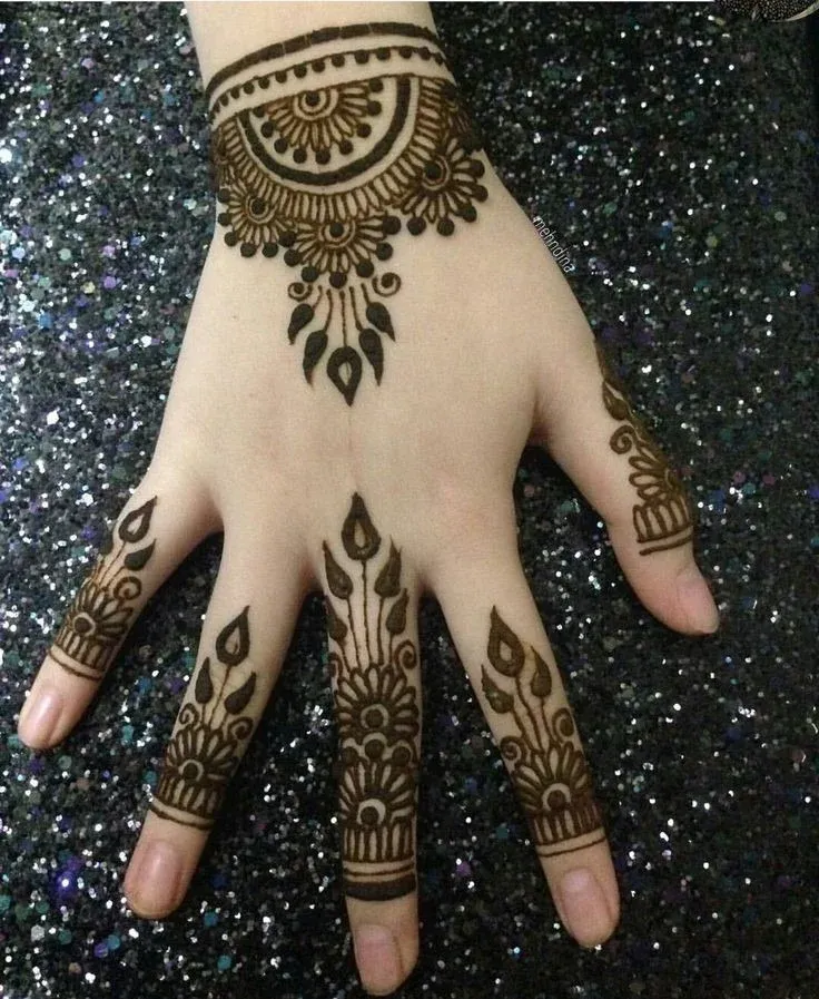 Simple Mehndi Designs for Kids idea