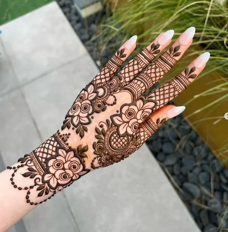 Simple Mehndi Design Images idea