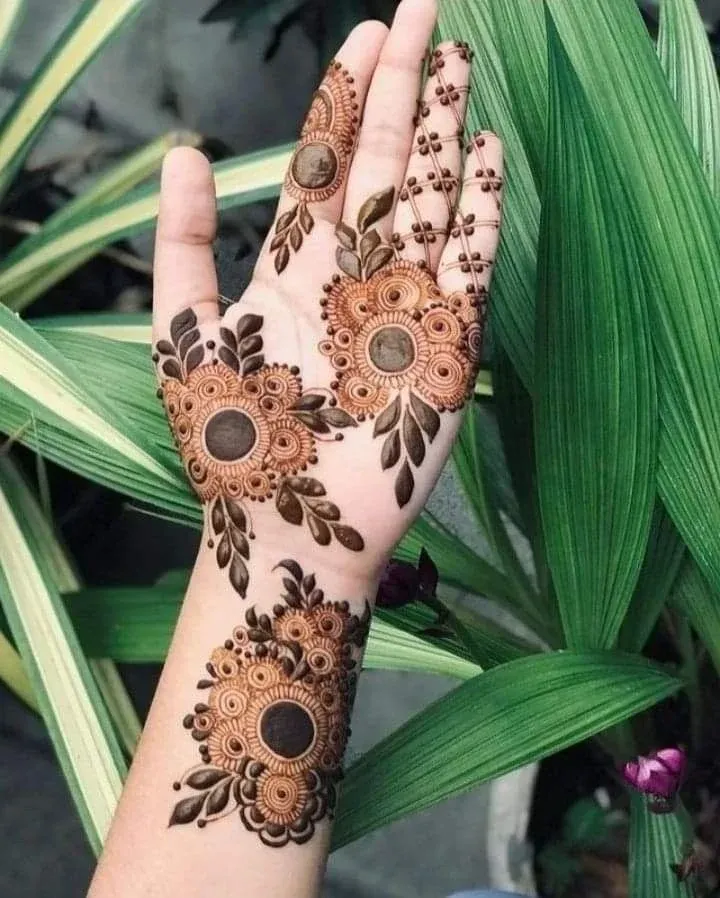 Royal Front Hand Mehndi Design idea