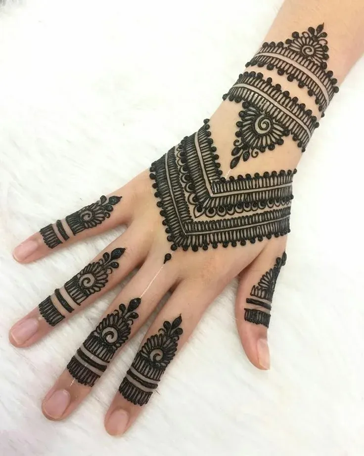 Simple Mehndi Designs for Kids idea