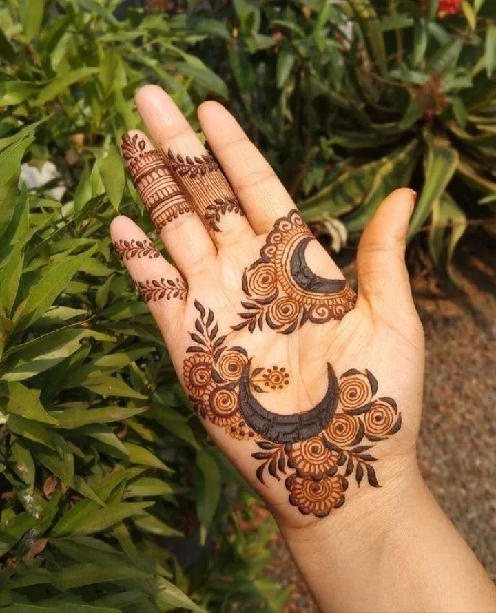 Royal Front Hand Mehndi Design idea