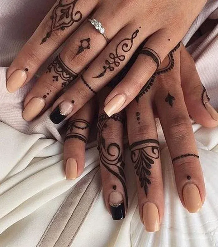 Finger Mehndi Design idea