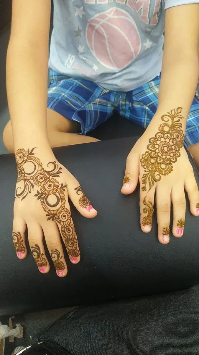 Simple Mehndi Designs for Kids idea
