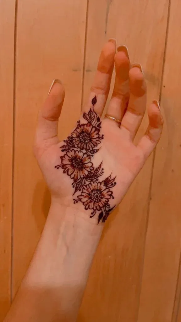 Simple Mehndi Designs for Kids idea
