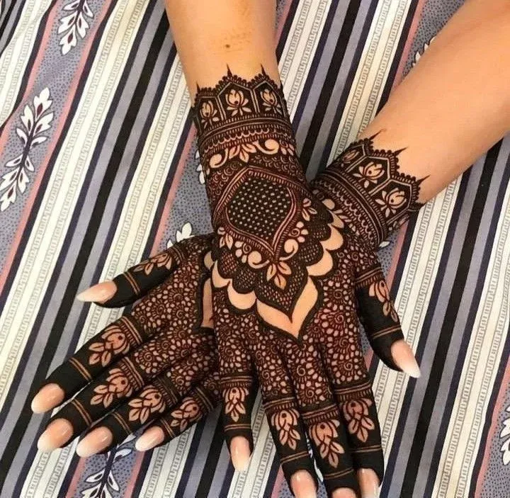 Simple Mehndi Design Images idea