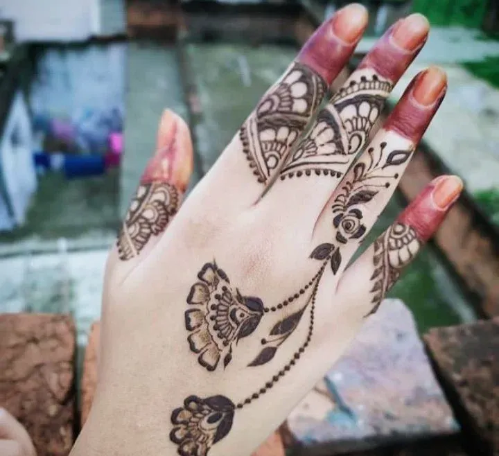 Finger Mehndi Design idea