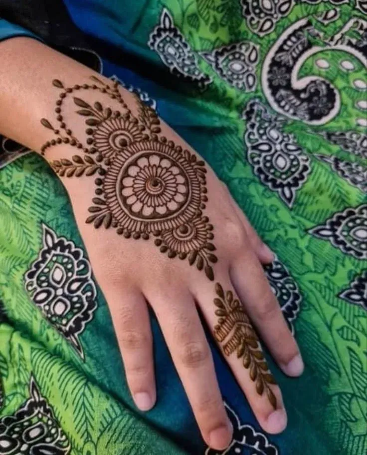 Simple Mehndi Designs for Kids idea