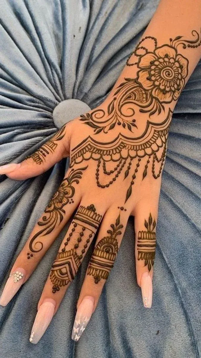 Simple Mehndi Designs for Kids idea