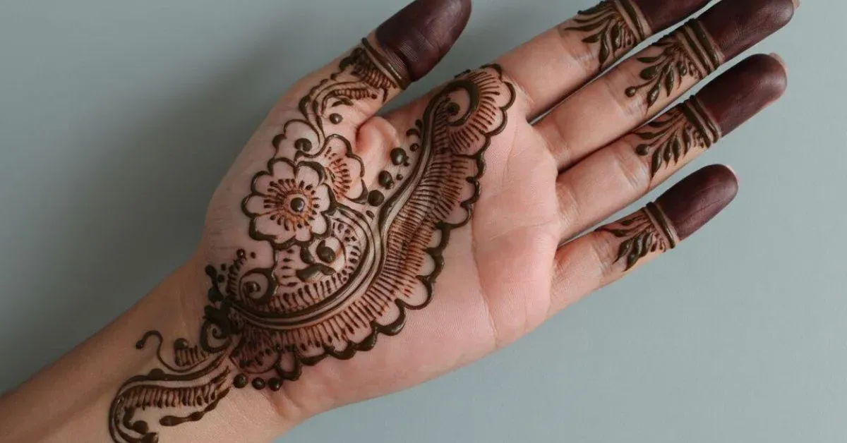 One Side Mehndi Design idea