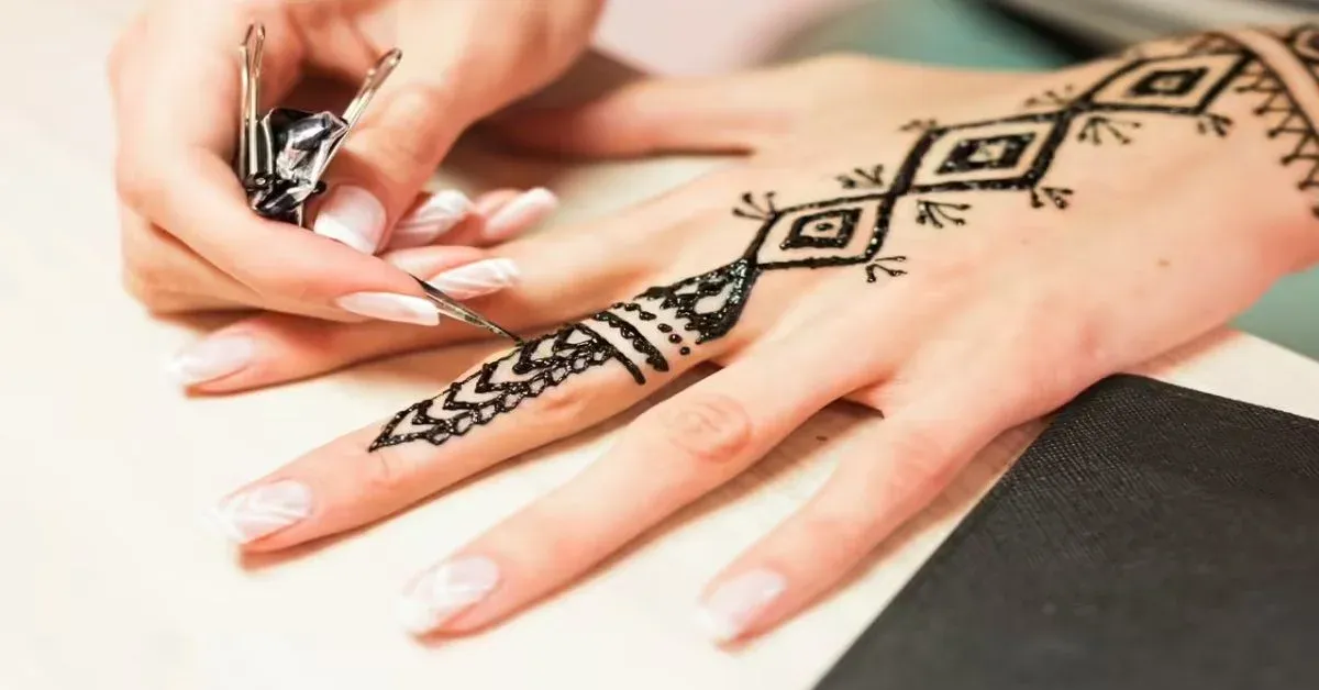 One Side Mehndi Design idea