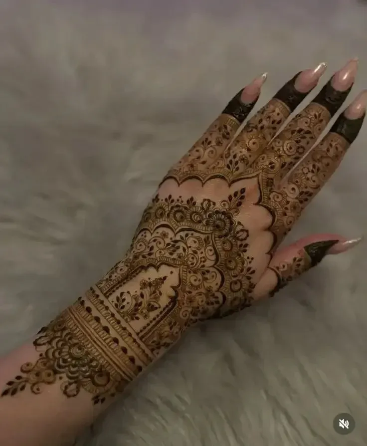 Back Hand Bharwa Mehndi Design idea